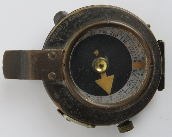 Militaria: A WWI British military compass. Marked ’S. Mordan and Co. 62878 1917’. Verner’s Patter - Image 2 of 3