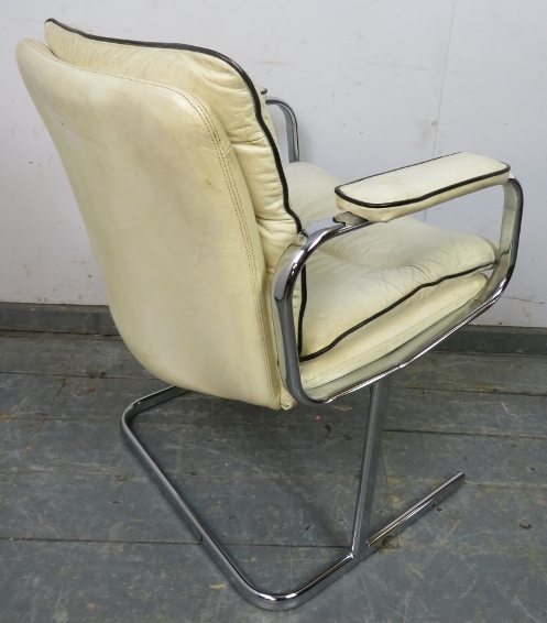 A mid-century desk chair in the manner of Peiff, upholstered in cream leather with black piping, - Image 4 of 4