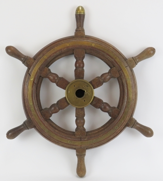 Maritime: An oak and brass six spoke ship’s wheel, probably late 19th/early 20th century. 62.5 cm - Bild 2 aus 3