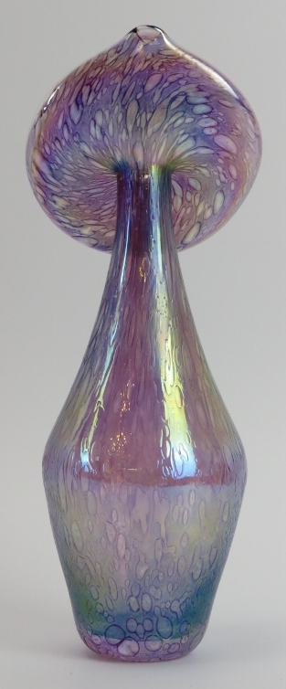 A ‘Jack in the Pulpit’ iridescent glass vase, 20th century. Possibly by Heron glass. 21.2 cm height. - Image 2 of 2