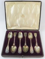 Cased set of six Victorian scallop fiddle pattern teaspoons, hallmarked for London 1853, maker Henry