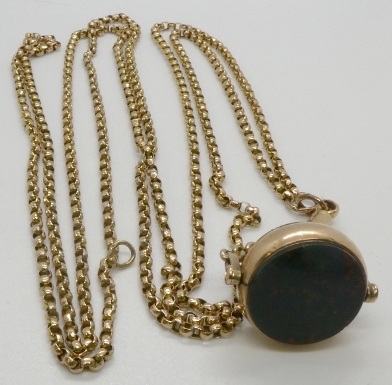 A Victorian 9ct rose gold swivel fob seal set with bloodstone and cornelian agate, stamped 9 .375 - Image 3 of 3