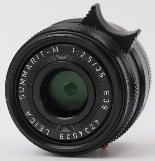 A Leica Summarit-M 1:2.5 / 35mm E39 black camera lens. With caps, hood for 35mm & 50mm f/2.5, - Image 3 of 4