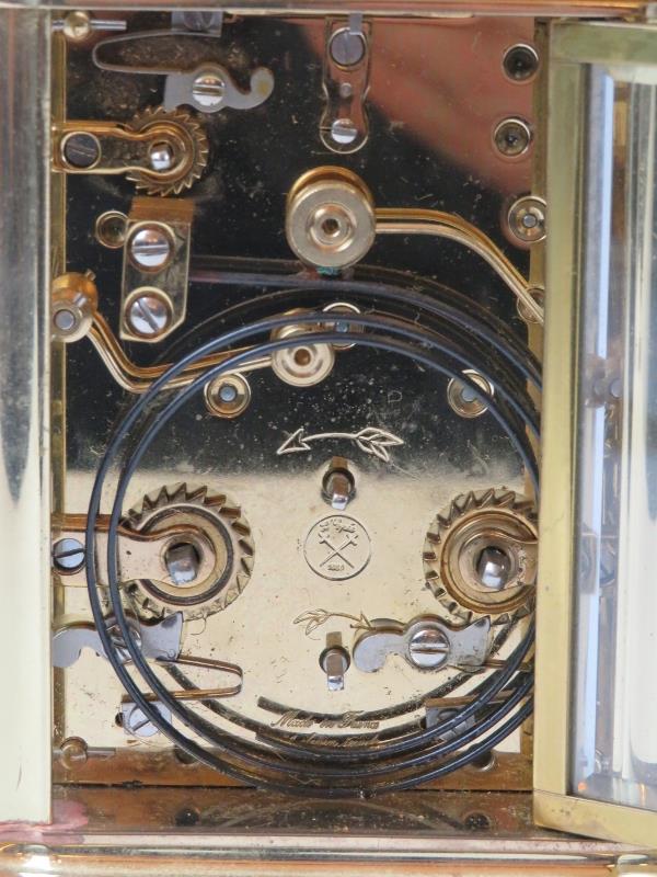 A French L'Epee brass repeater carriage clock, 20th century. Dial signed ‘L’Epee Fondee en 1839 - Image 4 of 6
