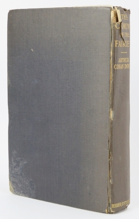 A signed Arthur Conan Doyle novel entitled ‘The Coming of the Fairies’. Inscribed ‘With kind regards - Image 3 of 6