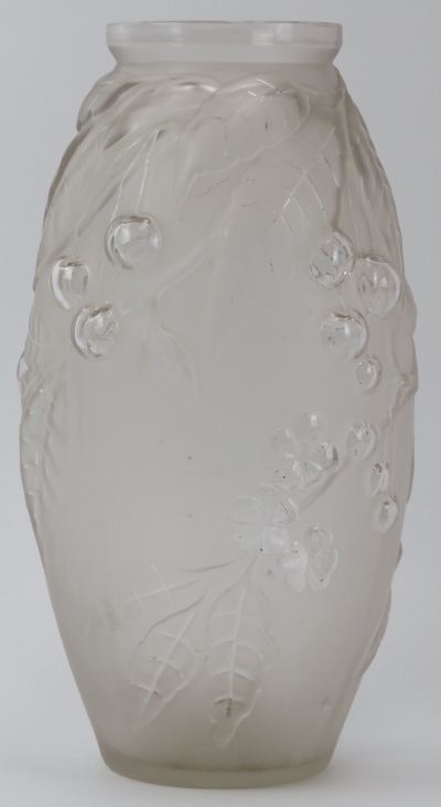 A French Verlys of Paris frosted glass vase, early/mid 20th century. Decorated with cherries,