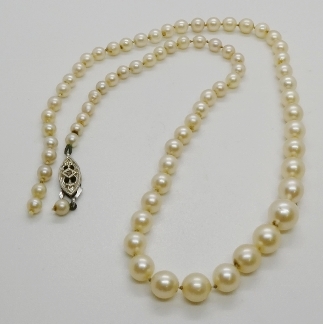 A pearl necklace, the graduated cultured pearls from 3-3.5mm to 8-8.5mm, 48cm long with 9ct gold - Image 2 of 2
