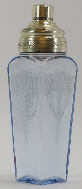A rare American Art Deco Cambridge blue glass cocktail shaker, circa 1920s. Patent No: 1,703,334. Of - Image 2 of 5