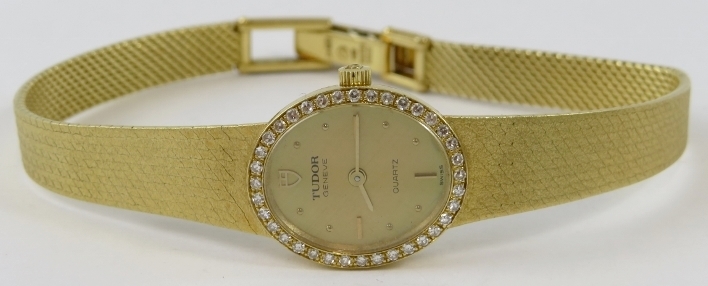 Tudor, a lady’s Tudor 18ct gold and diamond bracelet watch, with quartz movement - Image 4 of 4