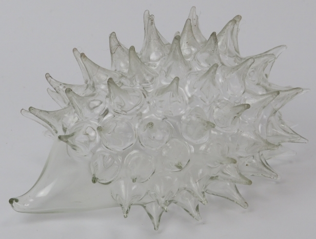 A clear pyrex glass hedgehog designed by Vera Liskova, circa 1960s/70s. 15.5 cm length. Condition - Image 2 of 2