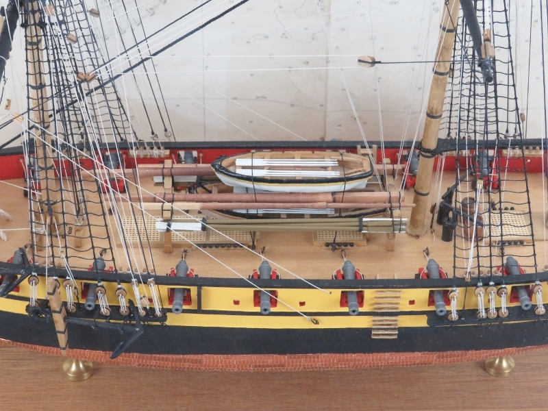 Maritime: A model of the 18-gun French Naval ship HMS Jalouse, 20th century. Finely hand crafted and - Image 5 of 6