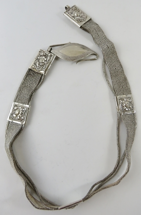 A white metal snake link belt with s-hook clasp, probably South East Asian. Indistinct marks. - Image 3 of 4