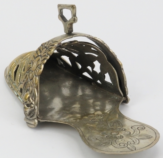 A Peruvian embossed plated brass ladies stirrup, 18th/19th century. Of slipper form, decorated - Image 3 of 5