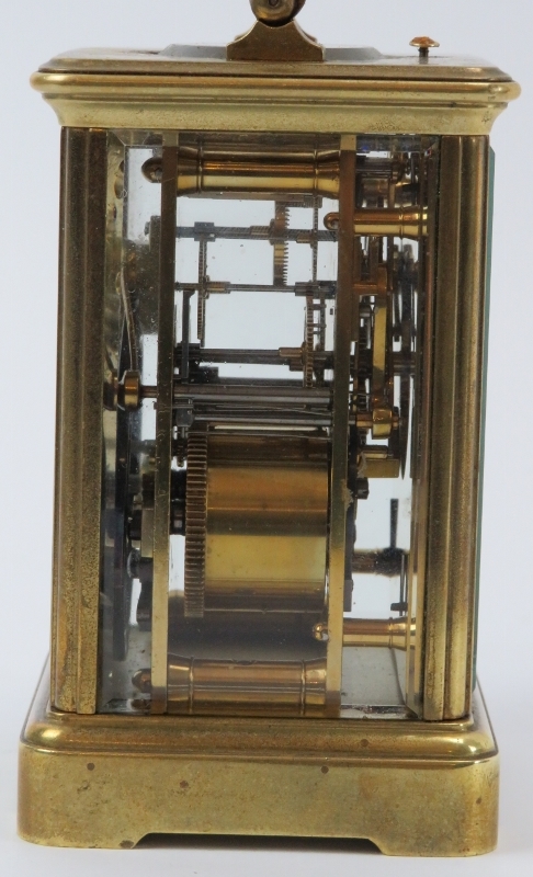 An English brass repeater carriage clock, 20th century. Box and key included. 13.8 cm height. - Image 5 of 6