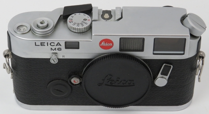 A Leica M6 silver chrome finish rangefinder camera body. Box, carry strap and instructions included. - Image 2 of 5