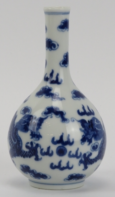 A Chinese blue and white porcelain vase and two bowls, 19th century. (3 items) Vase: 13.3 cm height. - Image 2 of 8