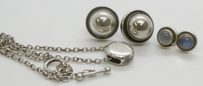 Two pairs of Georg Jensen silver earrings, one set with cabochon moonstones; and a round pendant - Image 2 of 2