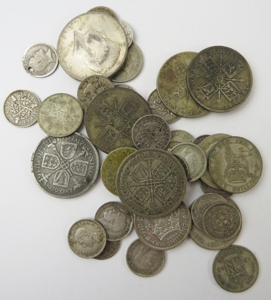 A collection of 19th and 20th century British, European and world coins including some silver (135 - Image 2 of 3