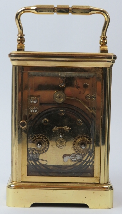 A French L'Epee brass carriage clock, 20th century. Dial signed ‘L’Epee Fondee en 1839 Sainte - Image 4 of 6