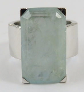 H Stern 18ct white gold, aquamarine and diamond dress ring, the milky aquamarine approximately - Image 3 of 6