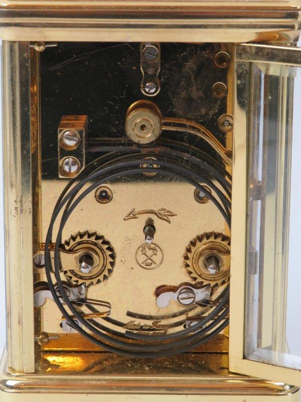 A French L'Epee brass carriage clock, 20th century. Dial signed ‘L’Epee Fondee en 1839 Sainte - Image 5 of 6
