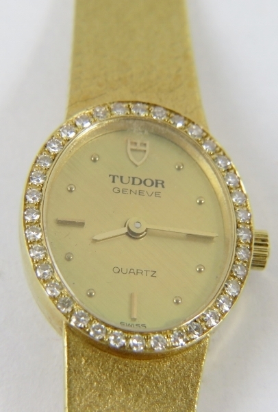 Tudor, a lady’s Tudor 18ct gold and diamond bracelet watch, with quartz movement - Image 2 of 4