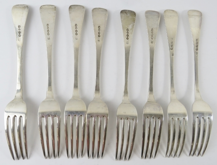 Set of 8 George III/IV silver table forks, hallmarked for 1818/1833, maker's marks rubbed. Length - Image 2 of 3