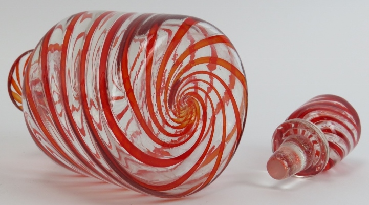A clear and red spiralled glass decanter by Fratelli Toso for Murano, 20th century. 17.3 cm - Image 2 of 2