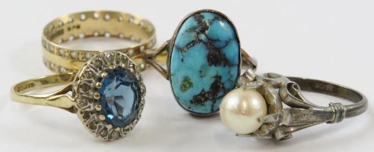 A 9ct yellow gold ring set with a turquoise bead; a blue topaz and diamond cluster ring; a pearl - Image 3 of 3