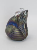 A Neo iridescent glass frog by Kris Heaton. Signed beneath. 10.2 cm height. Condition report: Good