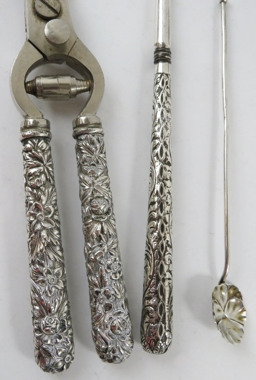 A pair of white metal handled poultry shears, a similar button hook, three piece Eastern cruet and - Image 3 of 3