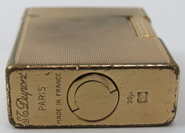 A group of vintage lighters. Makers include Ronson, S.T. Dupont, Dunhill and Colibri. (5 items). - Image 3 of 4