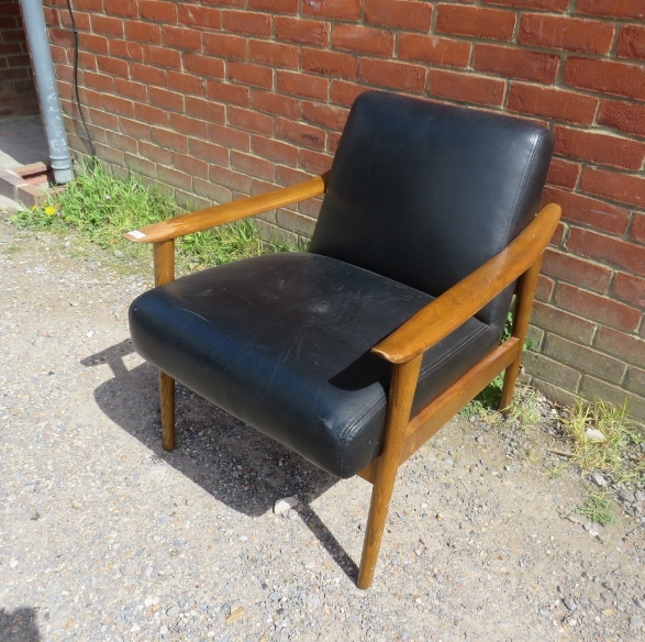 A mid-century style elm lounge chair by West Elm, upholstered in supple black leather - Image 3 of 4