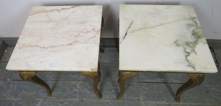 A pair of vintage giltwood side tables, having loose white marble tops, on bases with friezes - Image 3 of 3