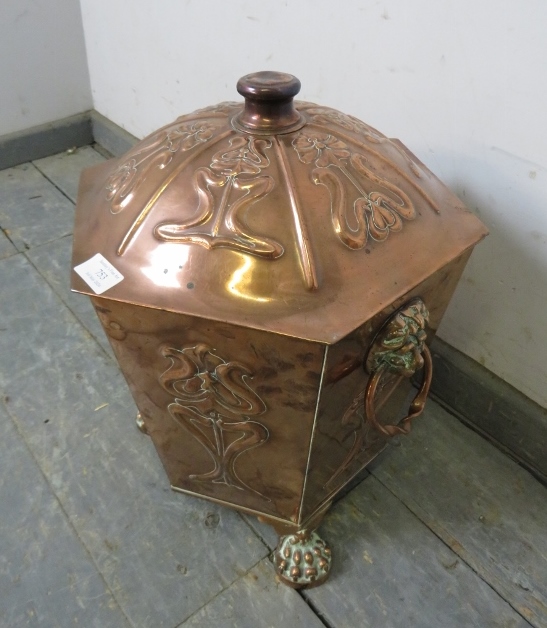 An Arts & Crafts Period hexagonal copper coal bucket, having repousse decoration and lion mask - Image 2 of 3