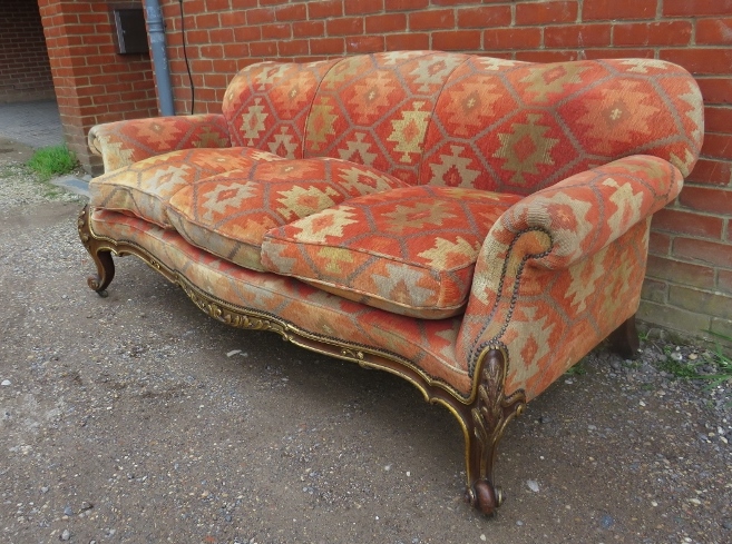 A 19th century serpentine fronted 3-seater sofa by Holland and sons, reupholstered in kilim style - Bild 4 aus 4