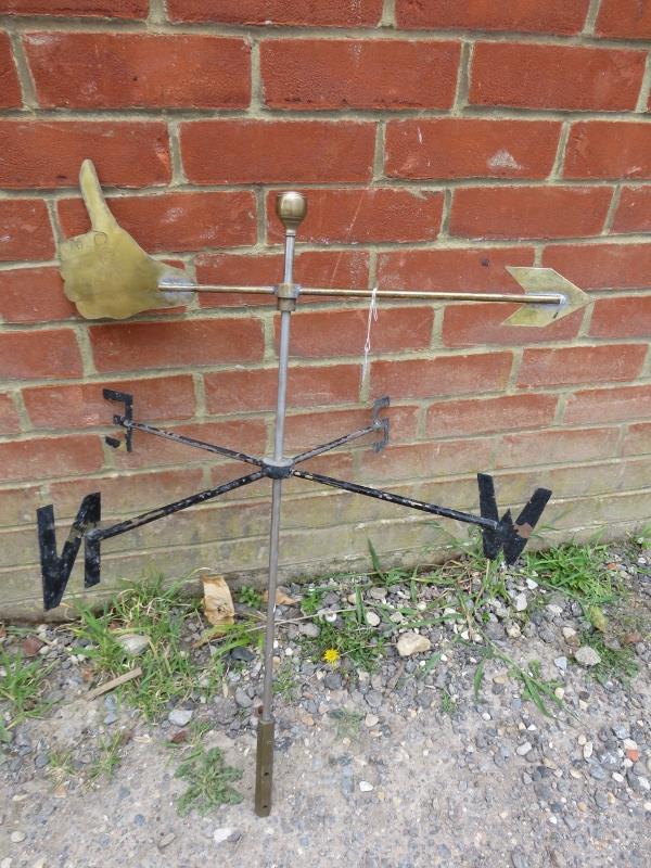 A vintage brass and steel weathervane in the form of a thumbs up with an arrowhead. H74cm W56cm - Image 2 of 3