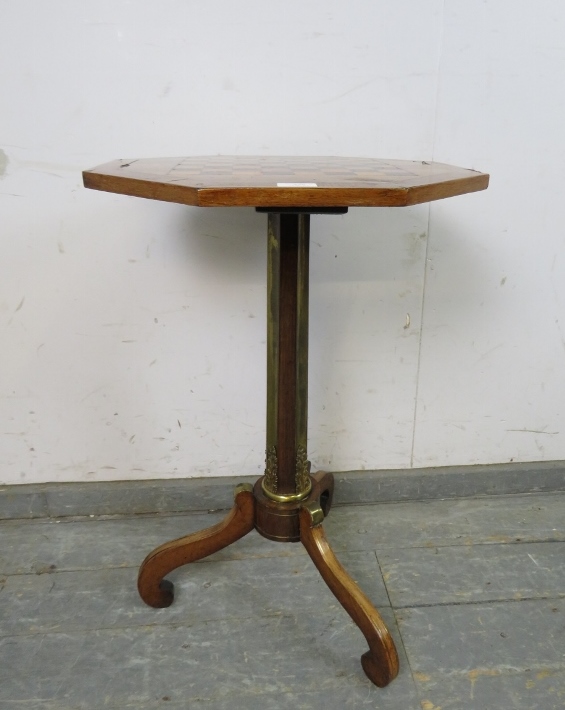 A 19th century rosewood octagonal games table, having inlaid ebony and burr walnut chessboard top, - Bild 2 aus 3