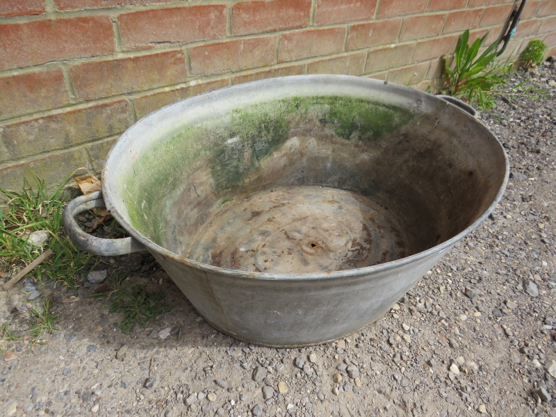 A vintage galvanised tub garden planter, with handles to either side and drainage hole to base. - Image 2 of 2