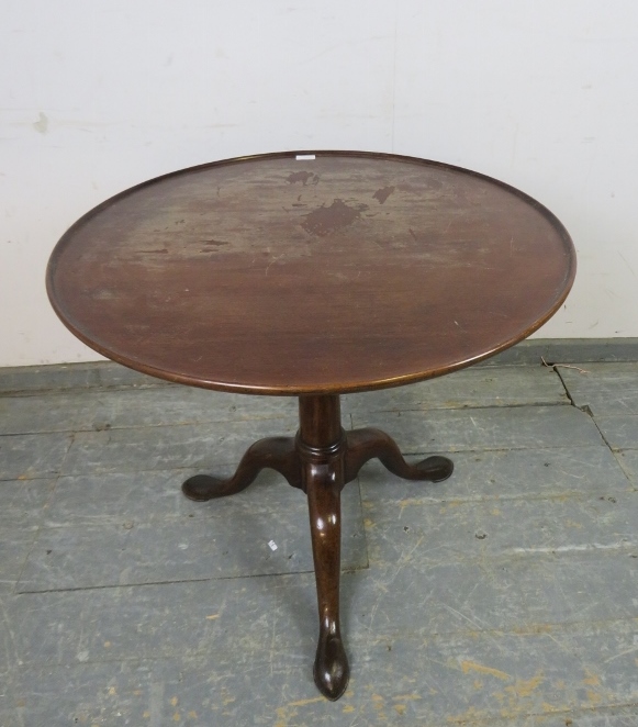 A George III mahogany ‘birdcage’ tilt-top table, the dished top above a plain tapering column with - Image 3 of 4