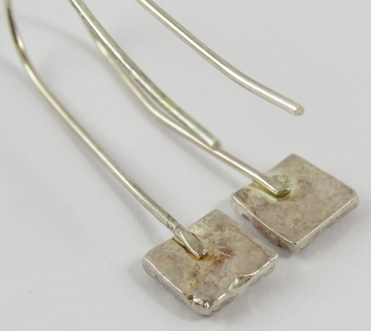 A pair of Artisanal silver earrings with square pendants below long shepherds crook fittings, 4cm - Image 3 of 3