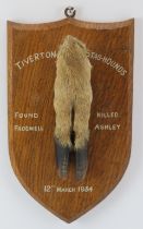 Taxidermy & Natural History: A British taxidermied commemorative stag foot, 20th century. Mounted on