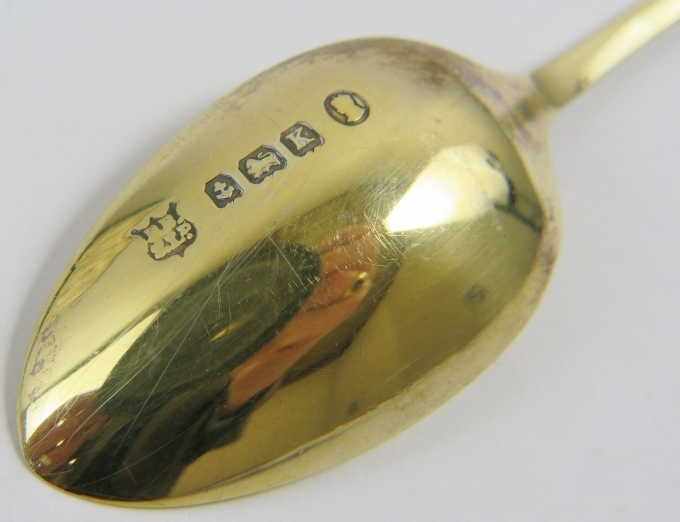 A boxed set of six silver gilt and enamel demitasse spoons with art nouveau decoration. Hallmarked - Image 4 of 5