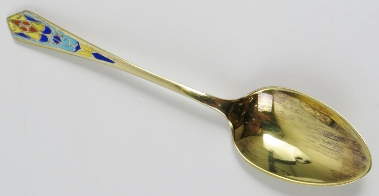 A boxed set of six silver gilt and enamel demitasse spoons with art nouveau decoration. Hallmarked - Image 3 of 5