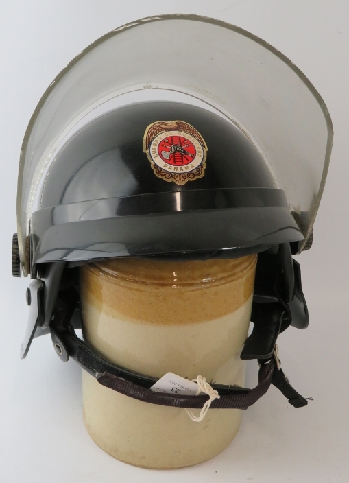 A 1980s Panama Fire Service black ABS fire helmet with visor - Image 3 of 5