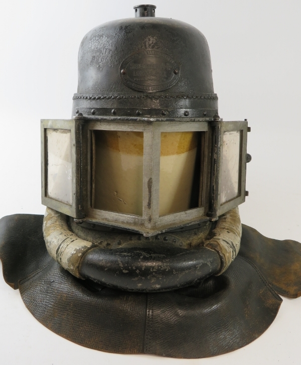 A rare late 19th century British Siebe Gorman & Co leather smoke/rescue helmet with fitted breathing - Image 3 of 6
