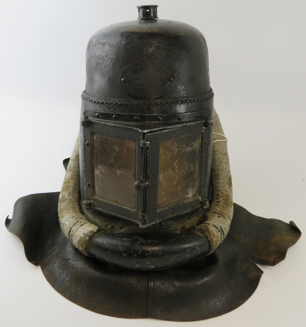 A rare late 19th century British Siebe Gorman & Co leather smoke/rescue helmet with fitted breathing - Image 2 of 6