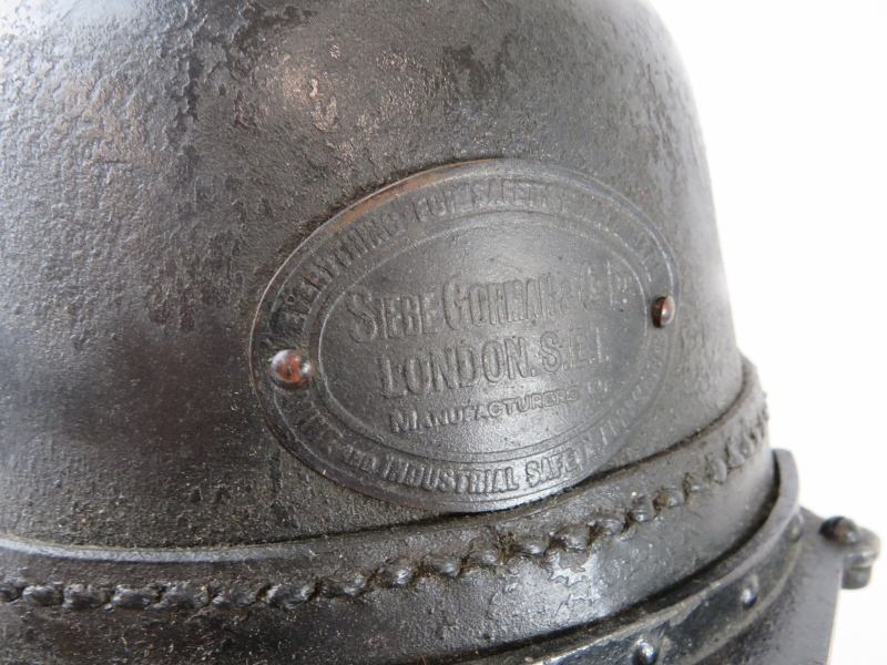 A rare late 19th century British Siebe Gorman & Co leather smoke/rescue helmet with fitted breathing - Image 4 of 6