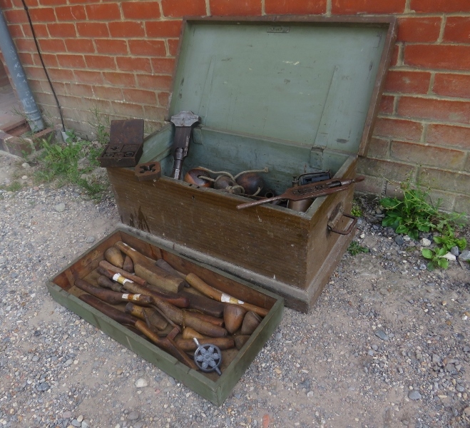 A 19th century flat-topped trunk/toolbox, retaining remnants the original faux wicker paint - Image 3 of 5