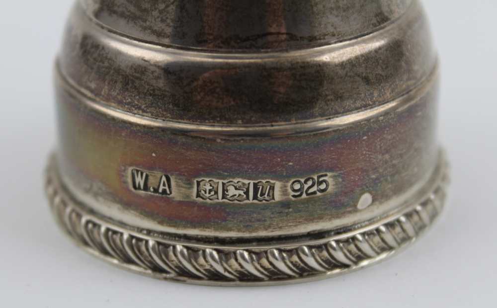 William Adams Limited, a silver pepper grinder, Birmingham 1969, gross weight 207g - Bild 2 aus 2
